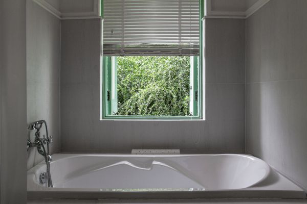 Fiberglass Tub Installation in Berea